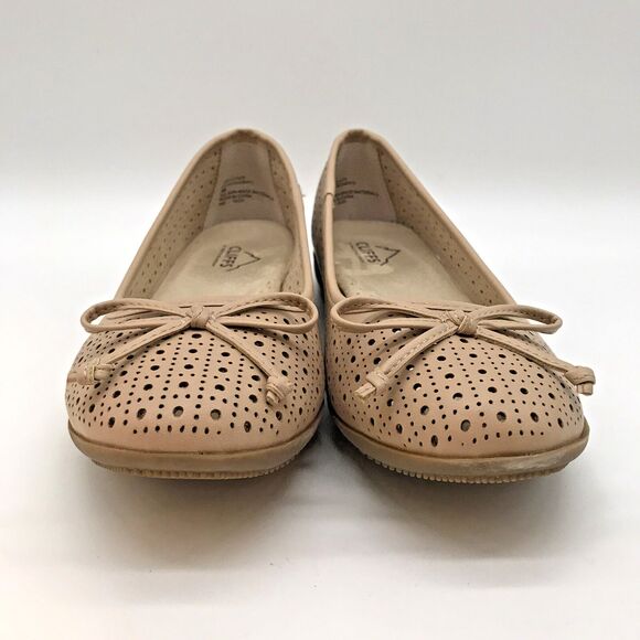 Cliffs by White Mountain Cheryl Ballet Flats Women's 8M Tan Bow Perforated Shoes - Picture 2 of 10